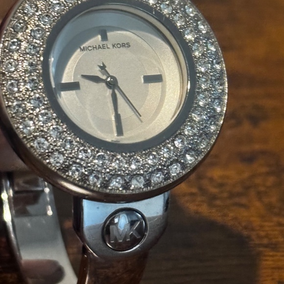 Michael Kors Silver Tone 3 Interchangeable Bezel Midsize Bangle WATCH-MK4167 - Picture 4 of 4